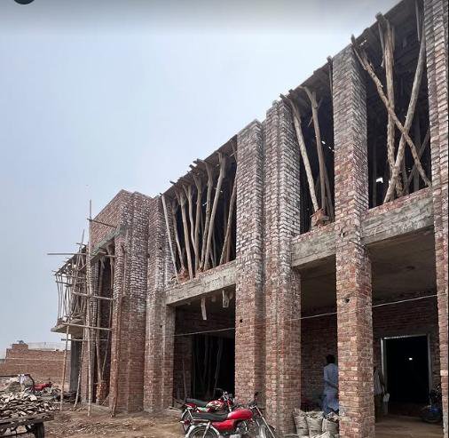 Hassan Tariq Residence image 12