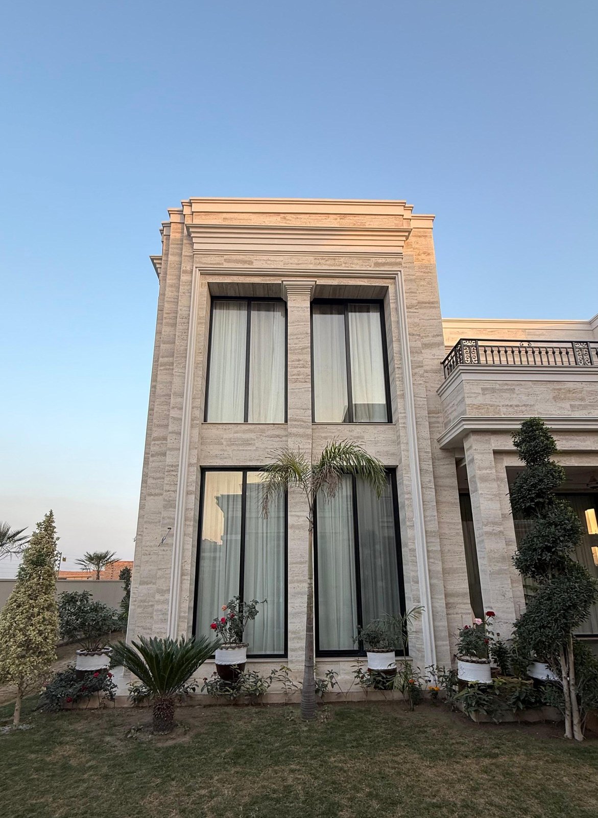 Hassan Tariq Residence image 15