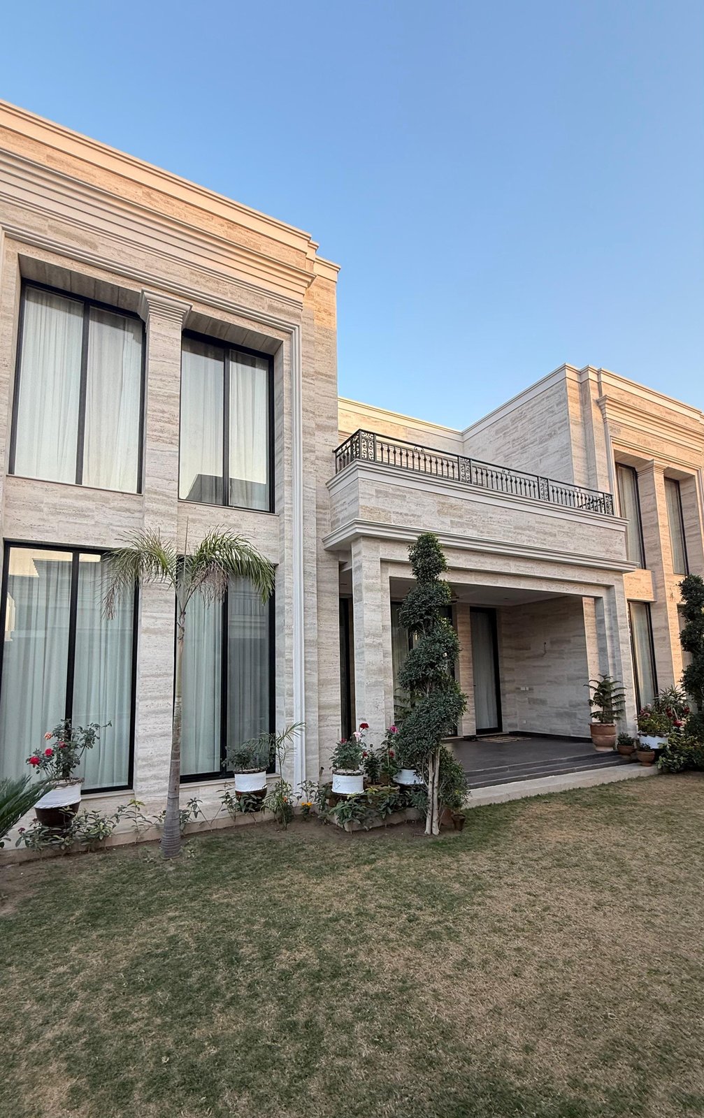 Hassan Tariq Residence image 16