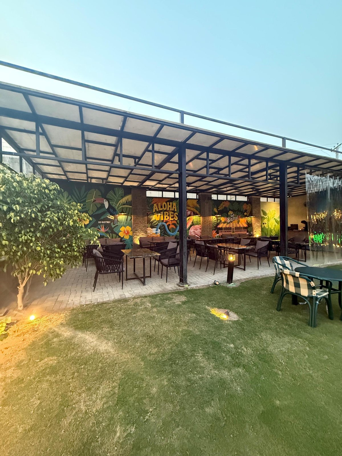 Padel Courts & Restaurant image 11
